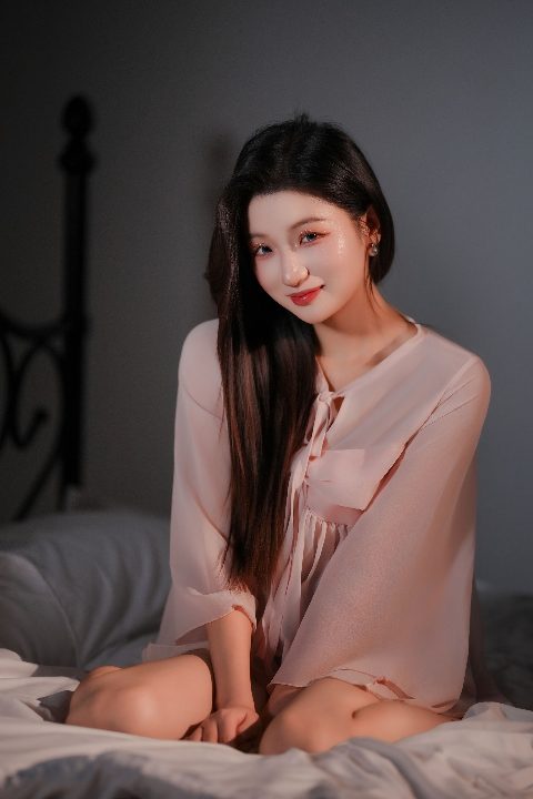 模特曼曼 ｜ Vol.81 - 裸粉色的睡裙 封面缩略图