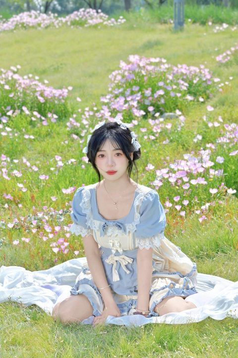 草地 Lolita｜误入童话世界的公主 封面缩略图