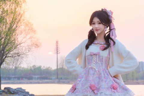 甜系洛丽塔・春日湖岸 童话里的心事独白 封面缩略图