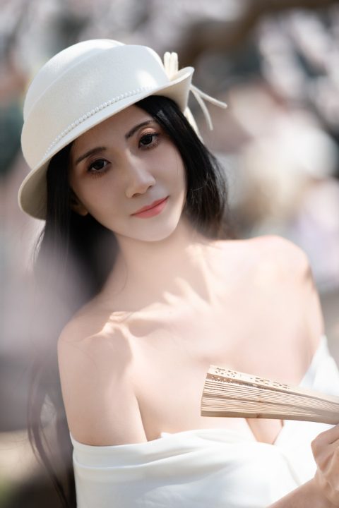 桃溪春遇・白衣少女的花间心事 封面缩略图