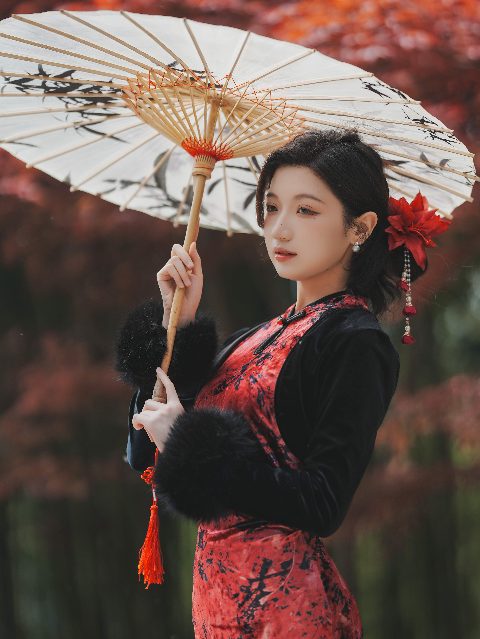 红丝绒旗袍・枫红深处 封面缩略图