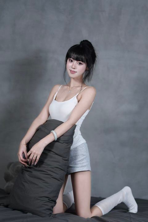 模特小雪 ｜ Vol.40 - 居家少女 封面缩略图