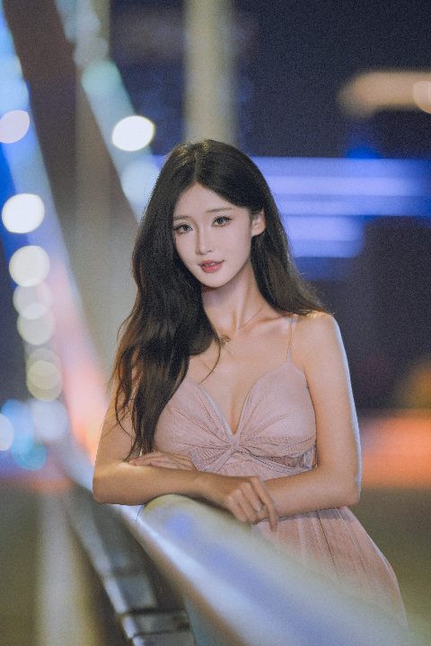 模特林瑜 ｜ Vol.97 - 霓虹灯下的长裙 封面缩略图