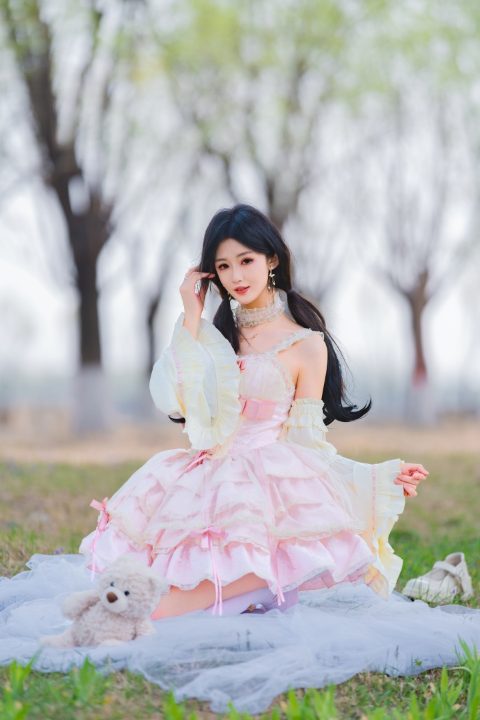 甜妹洛丽塔洋装 · 春日草坪 小熊与少女的童话邂逅 封面缩略图