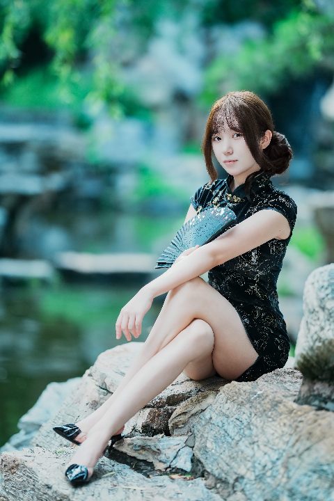 小熊美奈子之紫竹院旗袍写真 封面缩略图