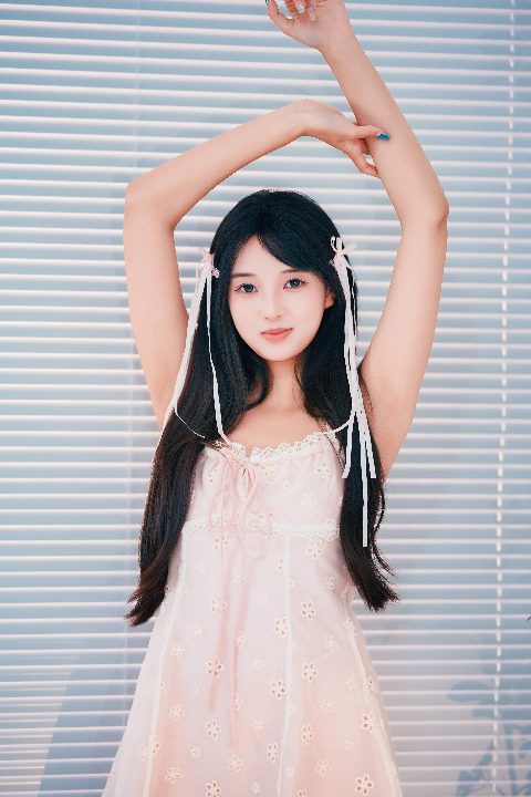 模特小月 ｜ Vol.79 - 粉色的慵懒午后 封面缩略图